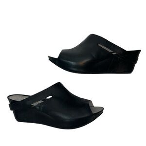 Tsubo Women’s Black Leather Wedge Slide Sandals Open Toe Comfort Size 10 casual